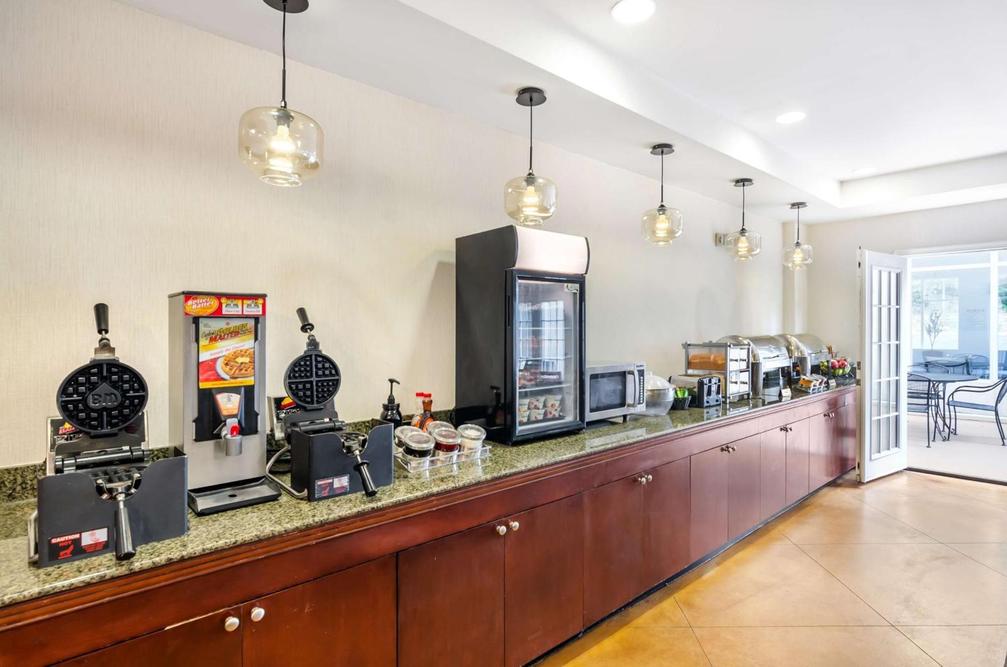 Best Western Plus Waynesboro Extérieur photo